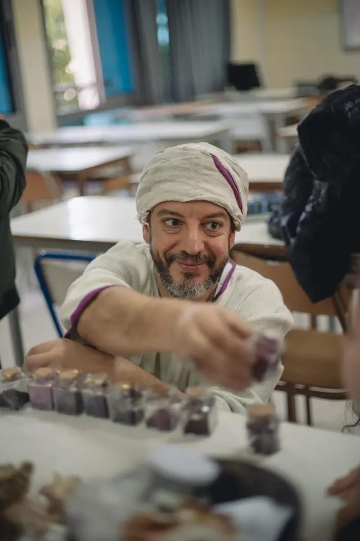 Mohamed Nouira conducting a live dye workshop at a university in Tunisia